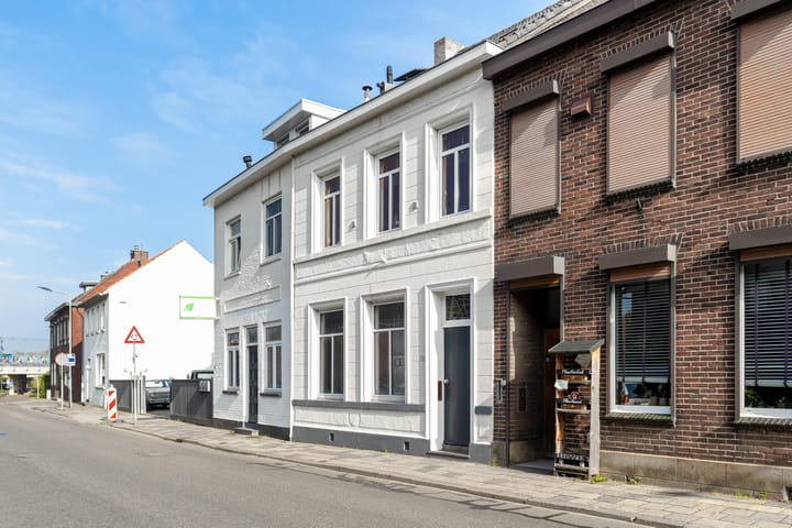 Photo 2 of Bunderstraat 250