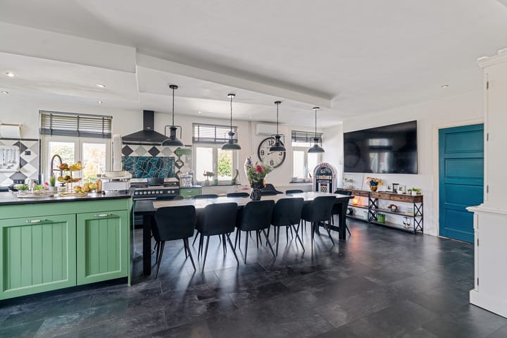 Photo 8 of Bunderstraat 250