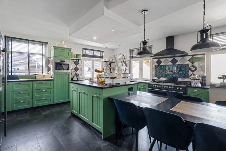 Photo 9 of Bunderstraat 250