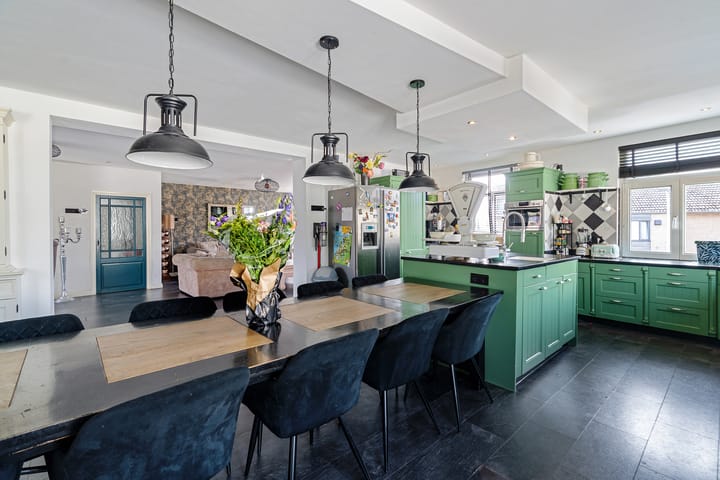 Photo 10 of Bunderstraat 250