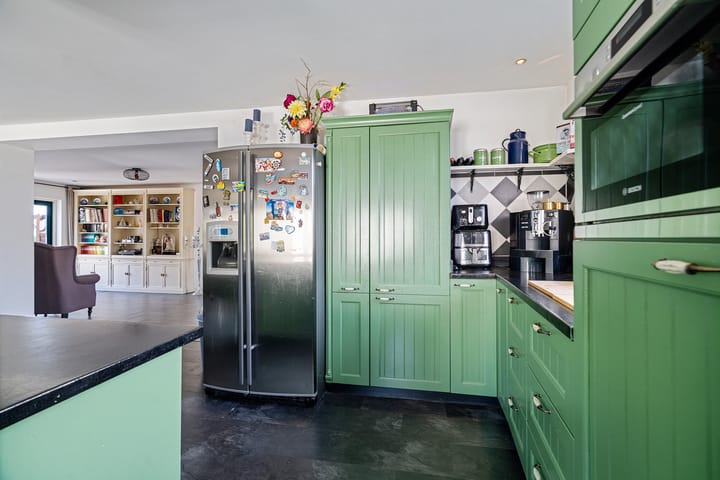 Photo 11 of Bunderstraat 250