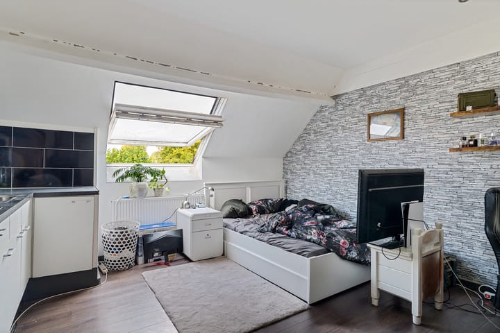 Photo 19 of Bunderstraat 250