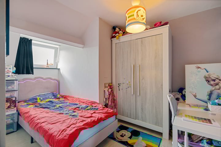 Photo 21 of Bunderstraat 250