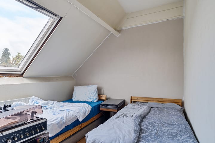 Photo 25 of Bunderstraat 250