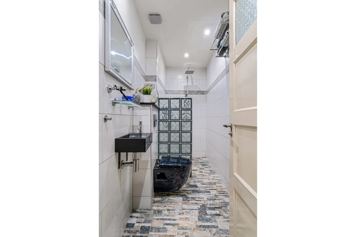 Photo 30 of Bunderstraat 250