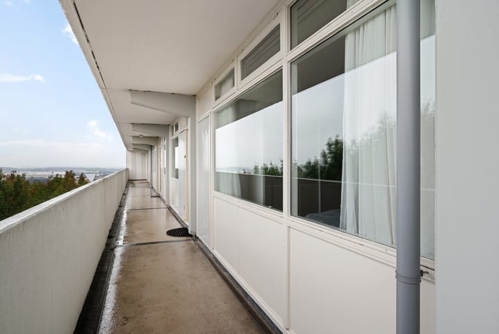 Foto 9 van Tjaarda 400