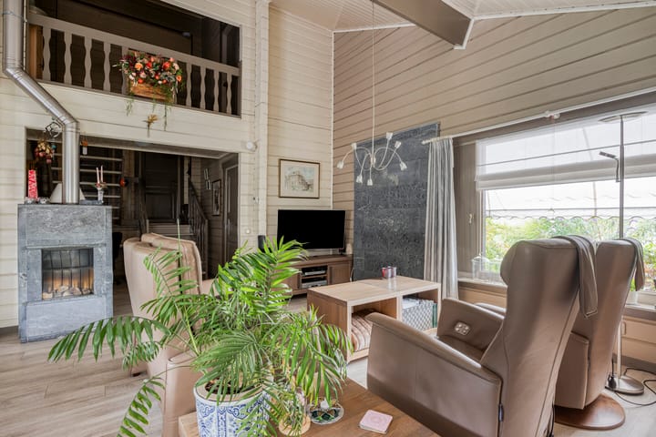 Foto 9 van Oude Thornerweg 12-B