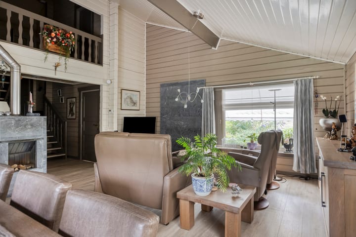 Foto 11 van Oude Thornerweg 12-B