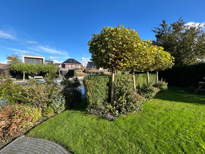 Foto 17 van Duiker 16