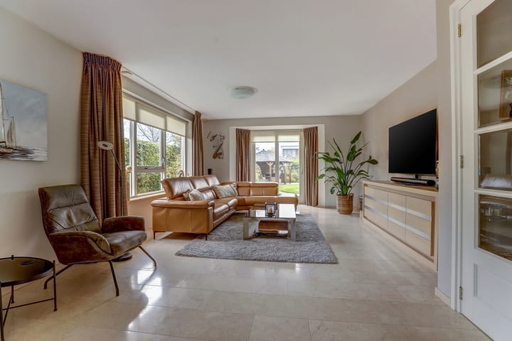 Foto 28 van Duiker 16