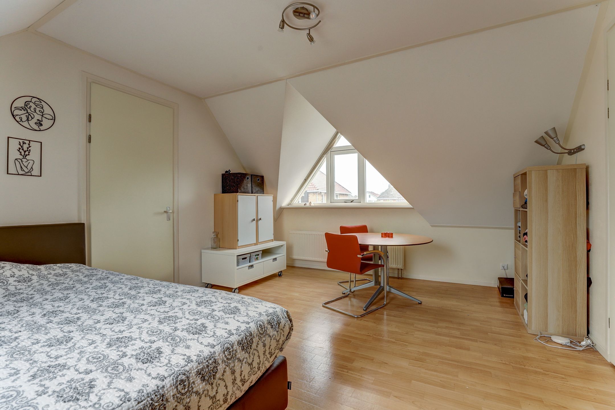 Foto 45 van Duiker 16