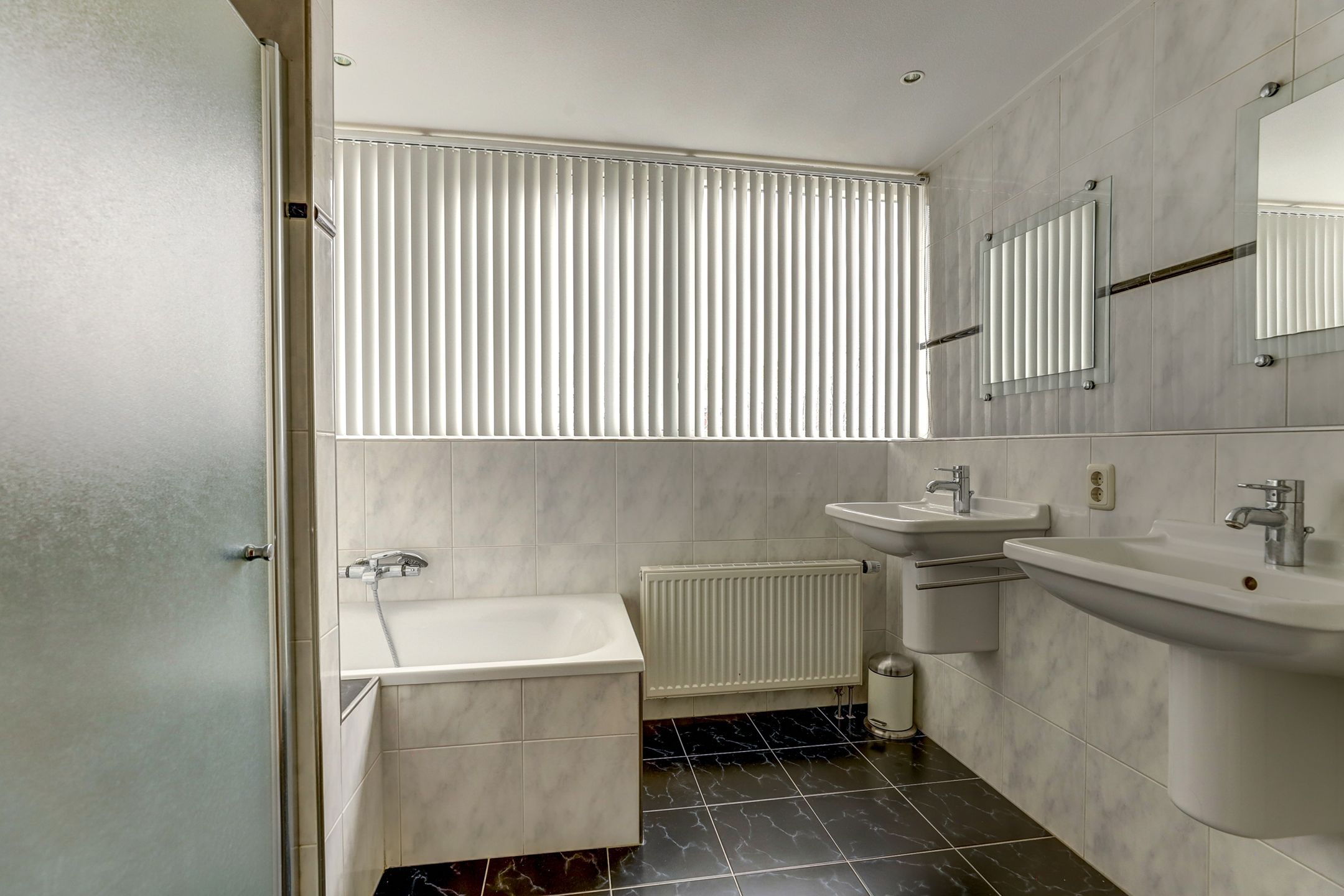 Foto 51 van Duiker 16