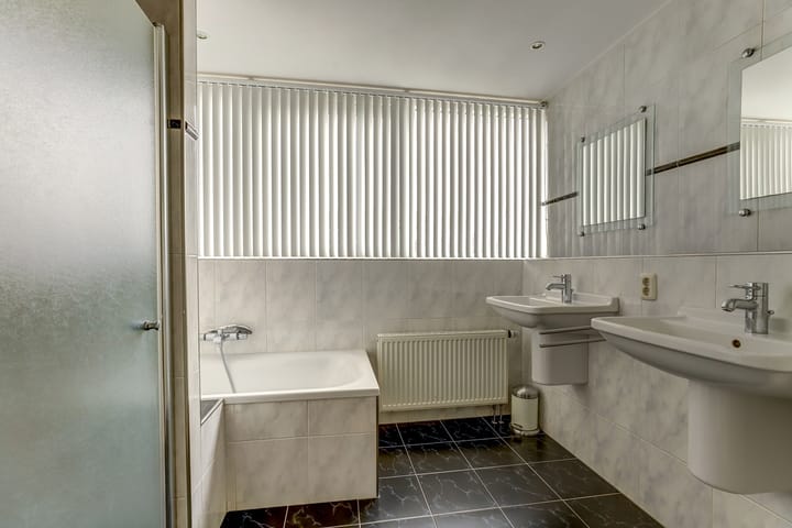 Foto 51 van Duiker 16