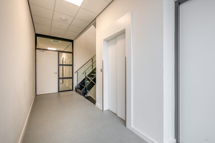 Foto 12 van Teylersplein 2-B2