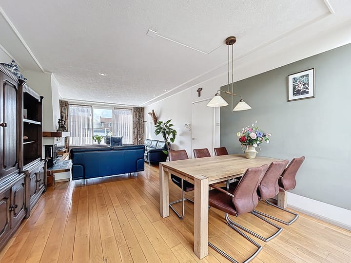 Foto 5 van Dorpsplein 35