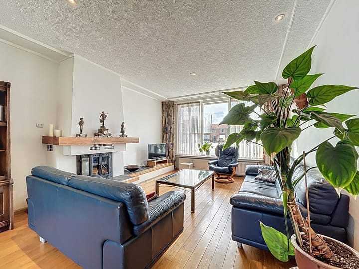 Photo 3 of Dorpsplein 35