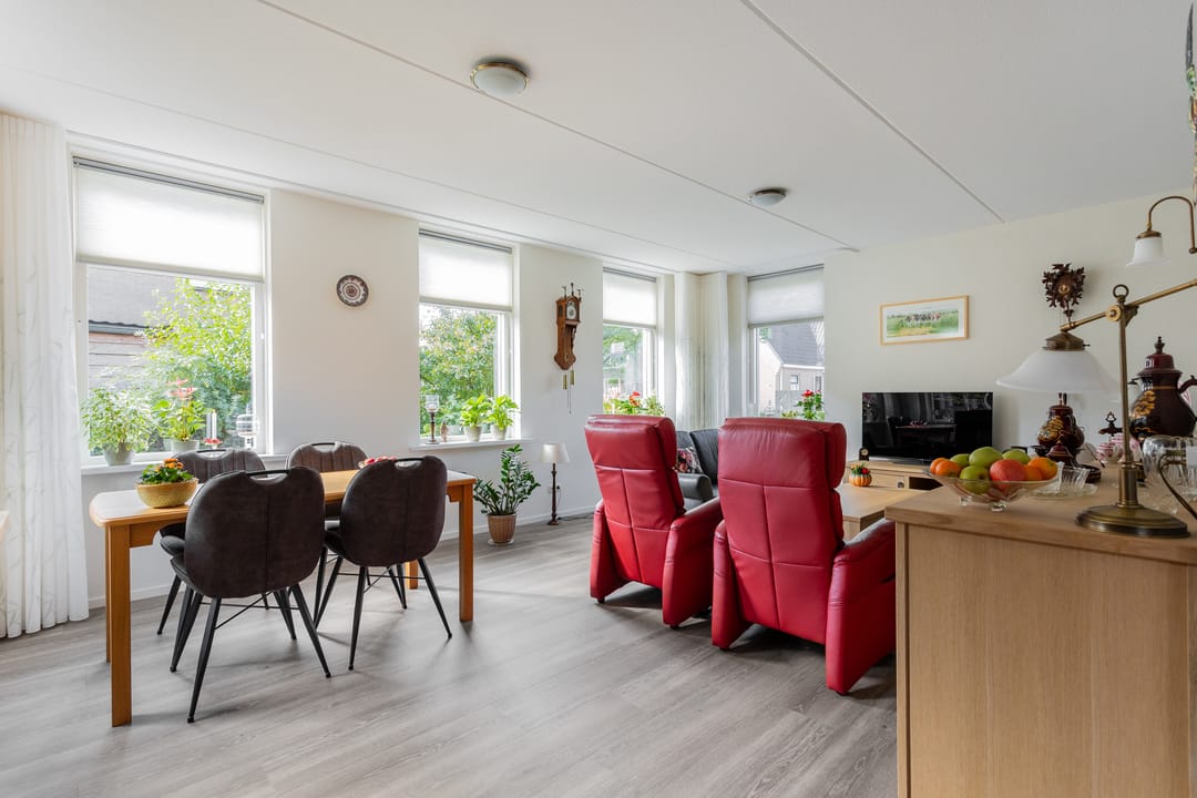 Photo 11 of Bremstraat 18