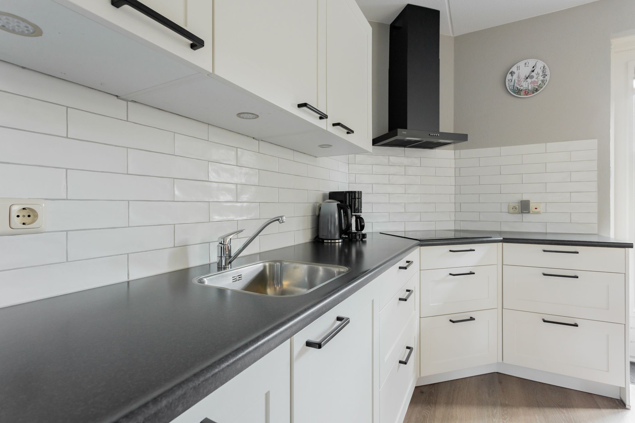 Photo 15 of Bremstraat 18