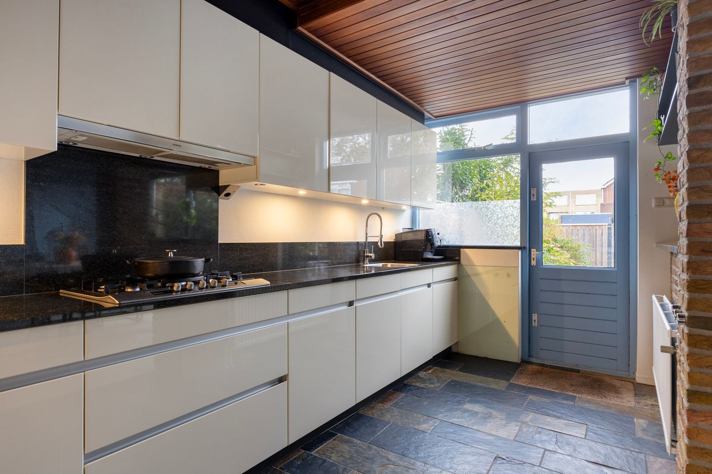 Photo 10 of Lorentzstraat 33