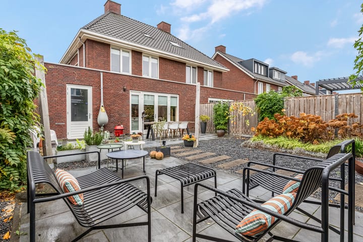 Foto 5 van Bruine Eikenpage 52