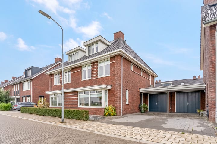 Foto 6 van Bruine Eikenpage 52