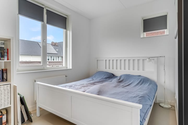 Foto 26 van Bruine Eikenpage 52