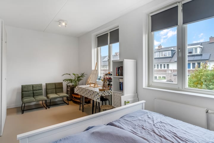 Foto 27 van Bruine Eikenpage 52