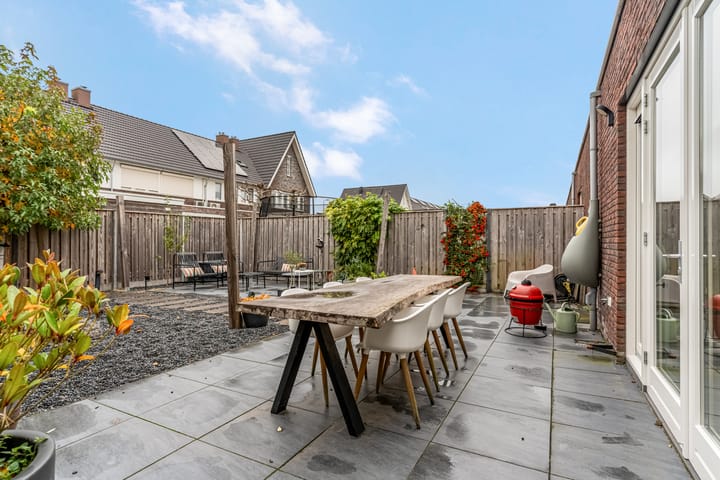 Foto 53 van Bruine Eikenpage 52