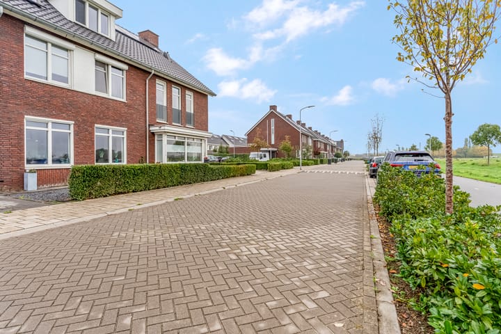 Foto 55 van Bruine Eikenpage 52