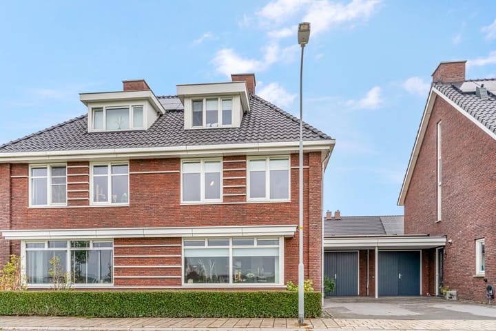 Foto 58 van Bruine Eikenpage 52