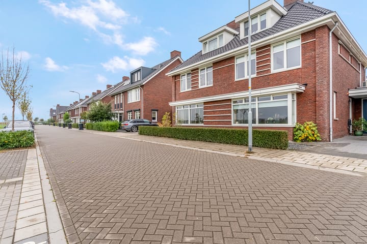 Foto 56 van Bruine Eikenpage 52