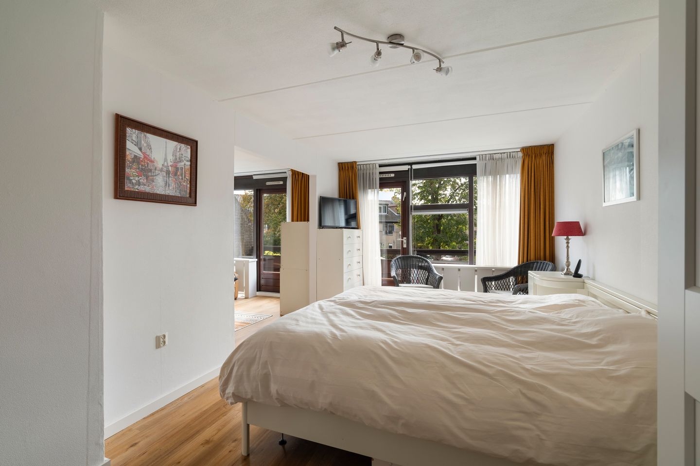 Foto 4 van Stokroos 28