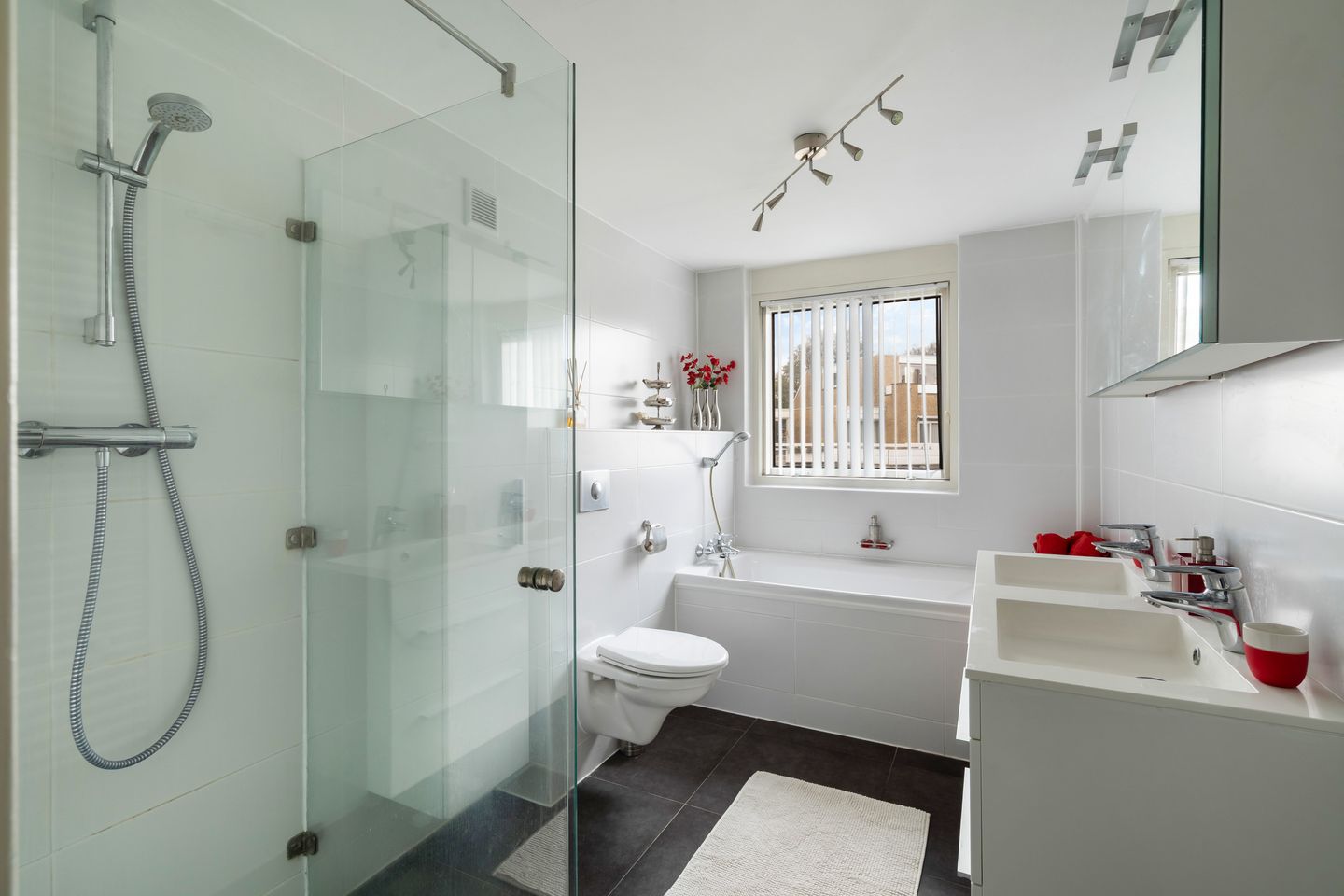 Foto 5 van Stokroos 28