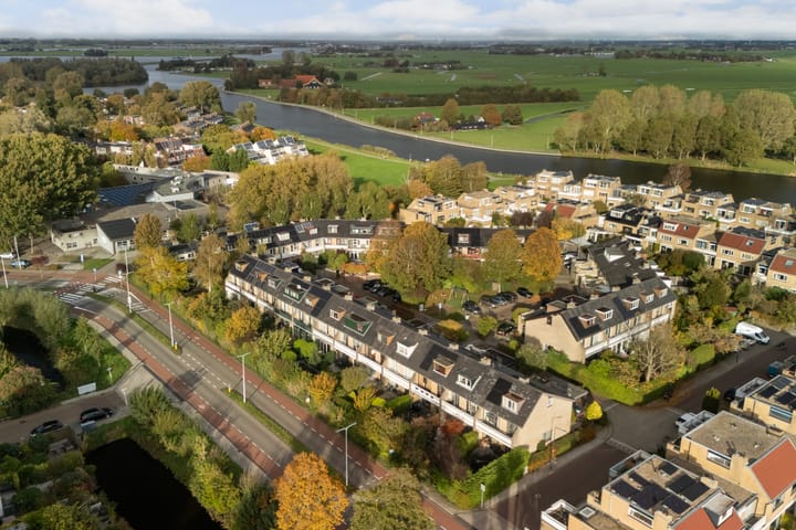 Foto 9 van Stokroos 28