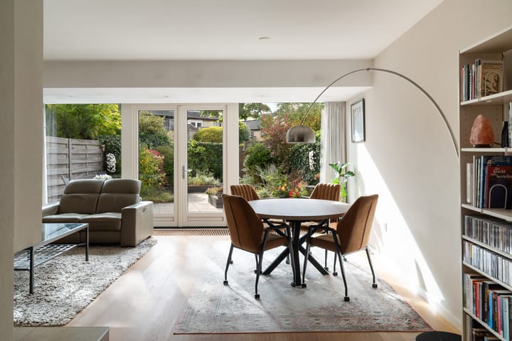 Foto 21 van Stokroos 28