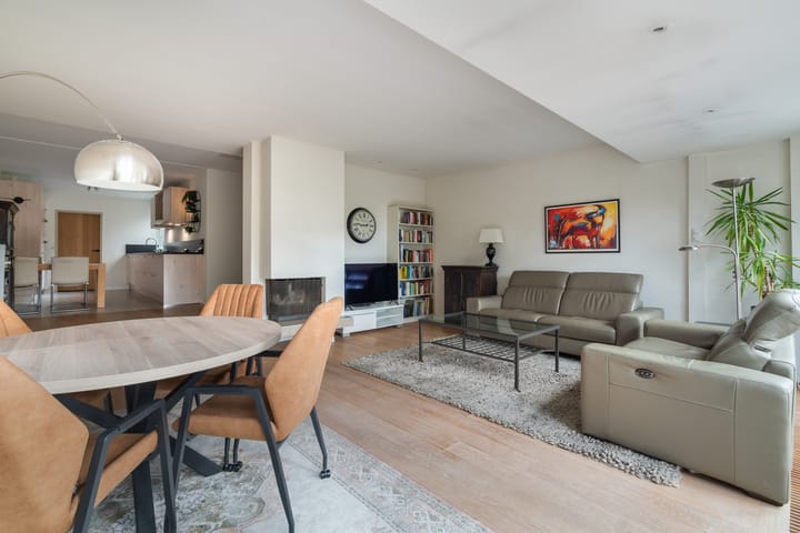 Foto 24 van Stokroos 28