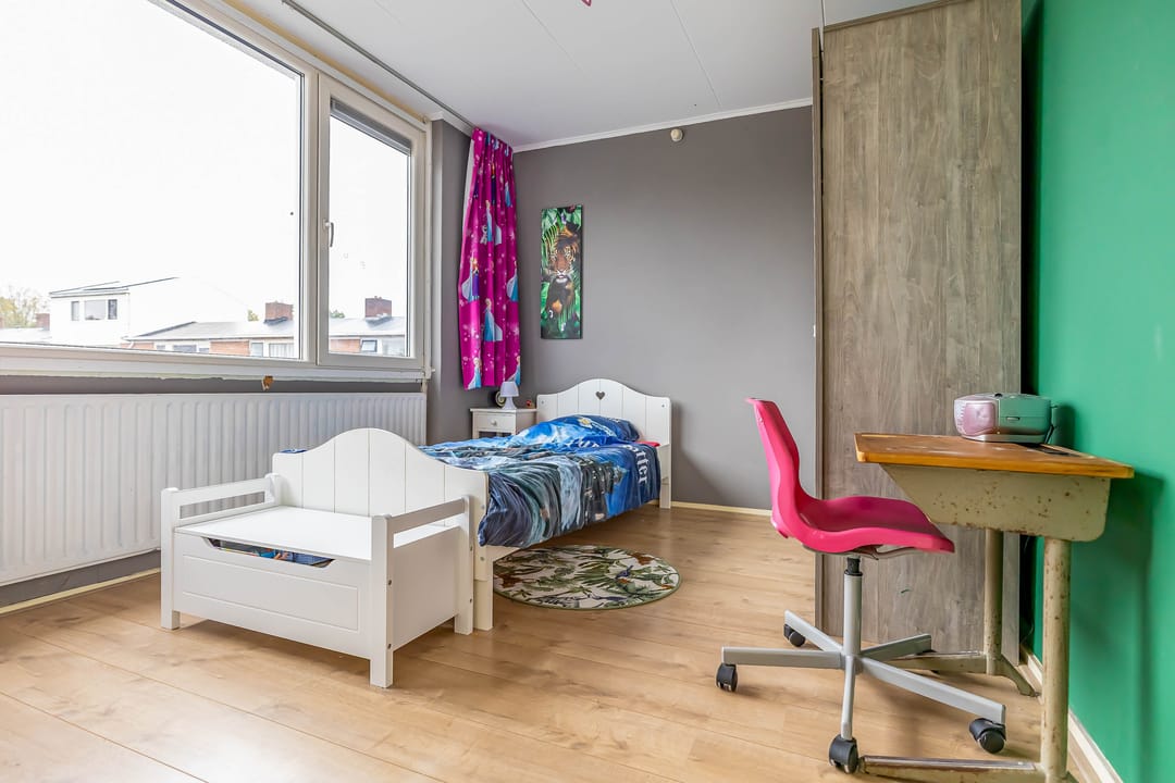 Photo 32 of Julianastraat 23