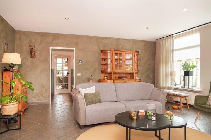 Foto 11 van Parallelweg 7