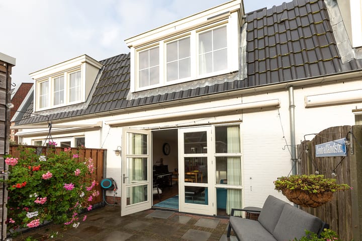 Foto 21 van Maria Beshof 32