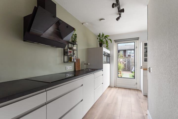 Foto 3 van Februaristraat 50