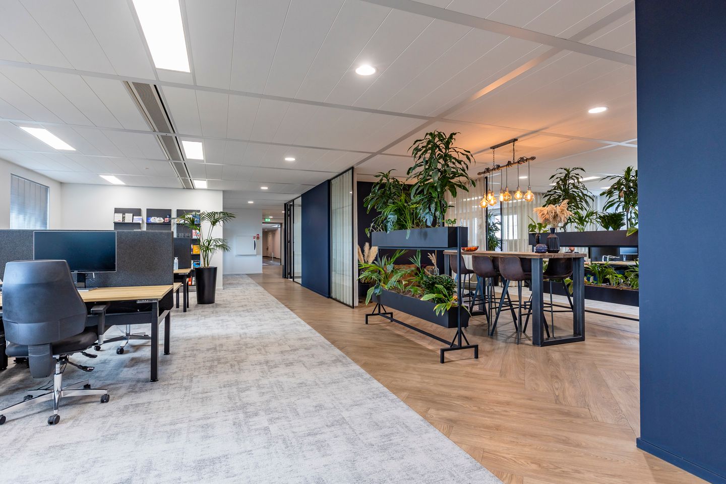 Bekijk foto 2 van Piet Mondriaanplein 23