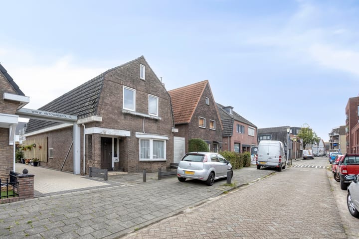 Photo 8 of Wolfstraat 138