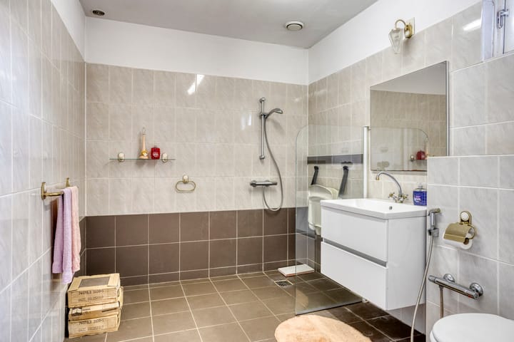 Photo 21 of Wolfstraat 138