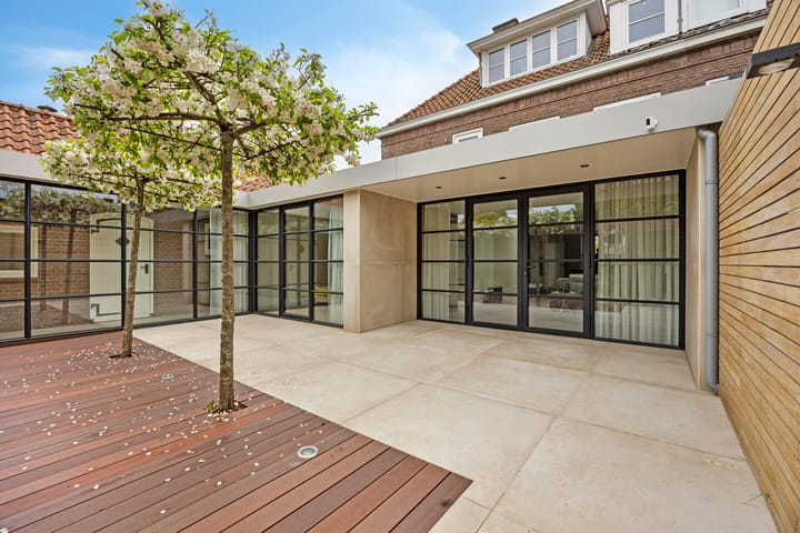 Photo 3 of Gronausestraat 149