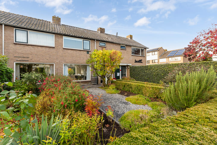 Photo 1 of Elisabeth van Loonstraat 10