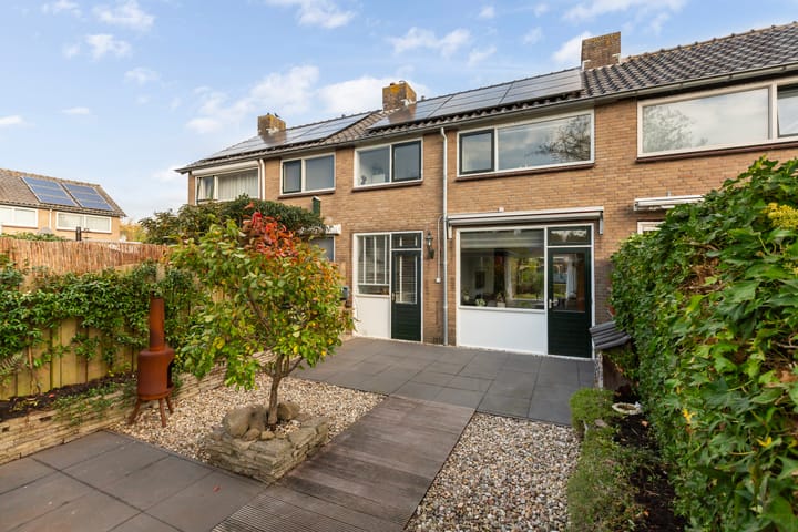 Photo 34 of Elisabeth van Loonstraat 10