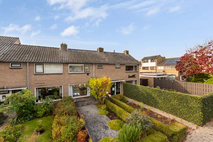 Photo 42 of Elisabeth van Loonstraat 10