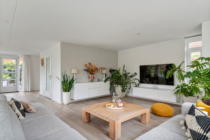 Photo 10 of Limesstraat 10