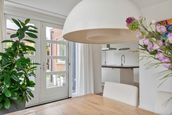 Photo 22 of Limesstraat 10