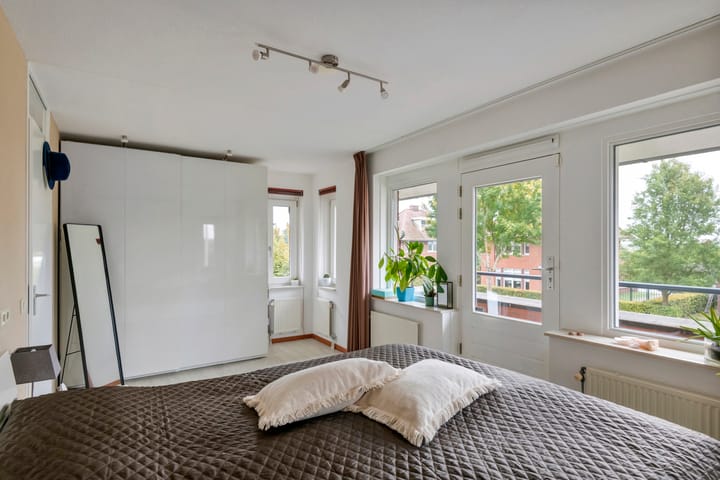 Photo 34 of Limesstraat 10